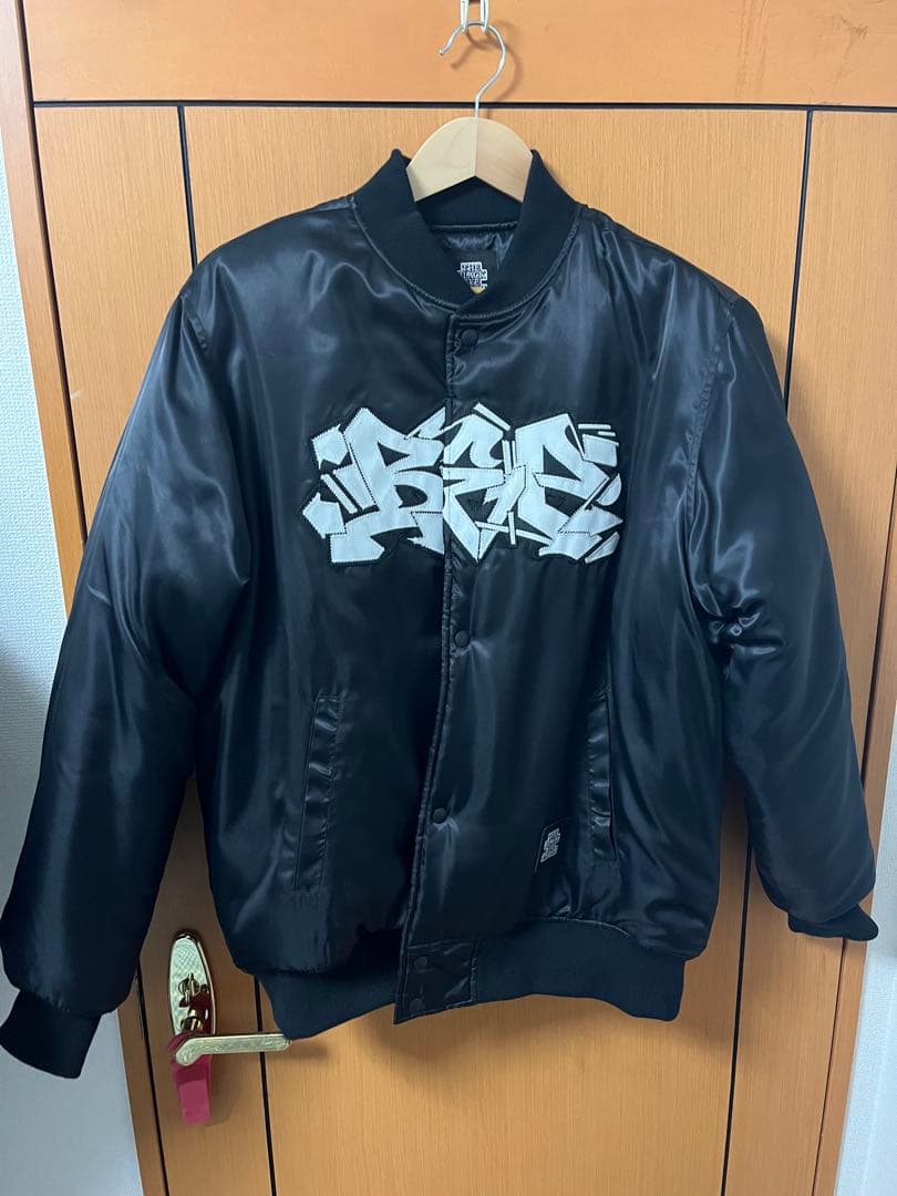 ジャケット・アウター blackeyepatch satin stadium jacket