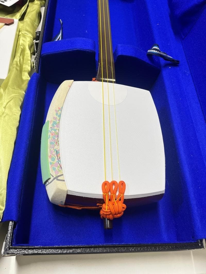 【美品】SUZUKI 三味線 かえで ハードケース付