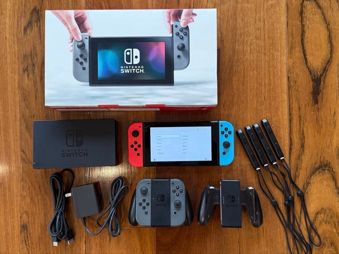 Switch本体+追加ジョイコン2本+ジョイコン充電グリップ+純正ケースセット