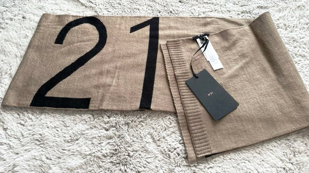 N°21 ヌメロヴェントゥーノ マフラーと手袋のセット❣️タグ付き￼