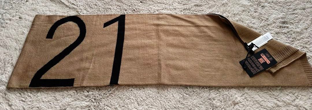 N°21 ヌメロヴェントゥーノ マフラーと手袋のセット❣️タグ付き￼