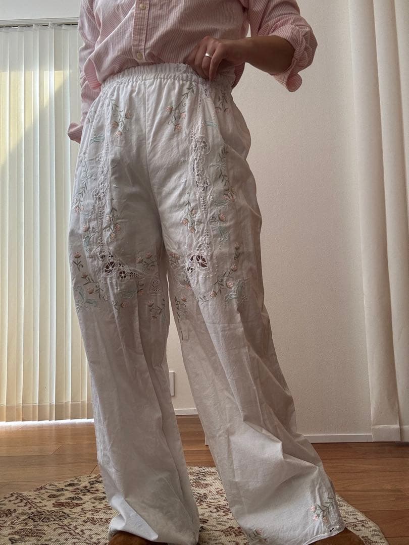 【arさま専用】刺繍入り ホワイト ワイドパンツ リメイク ビンテージレース