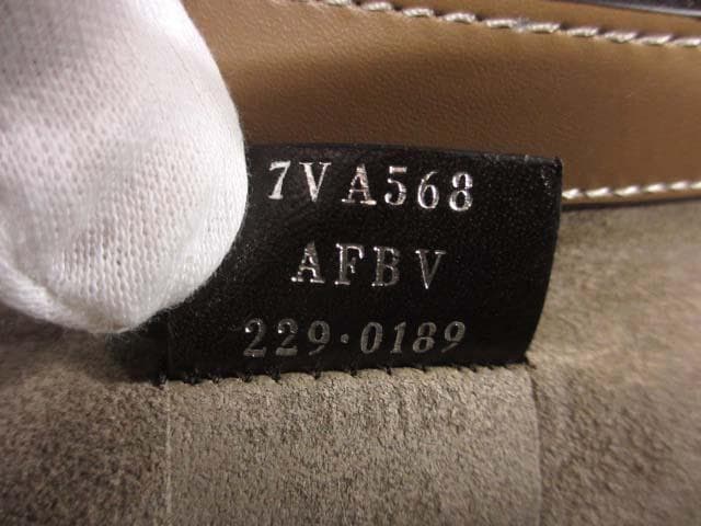 美品 フェンディ 7VA568 FFファブリック オーロック クラッチバッグ