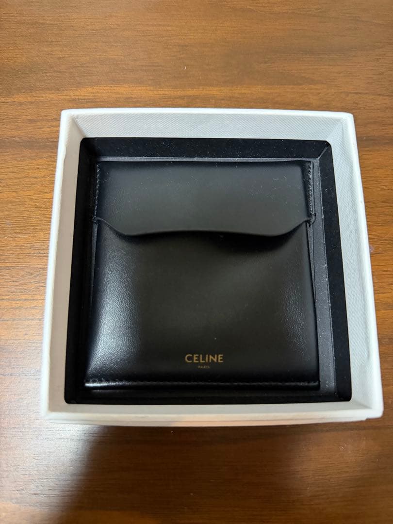 CELINE イニシャル　ネックレス