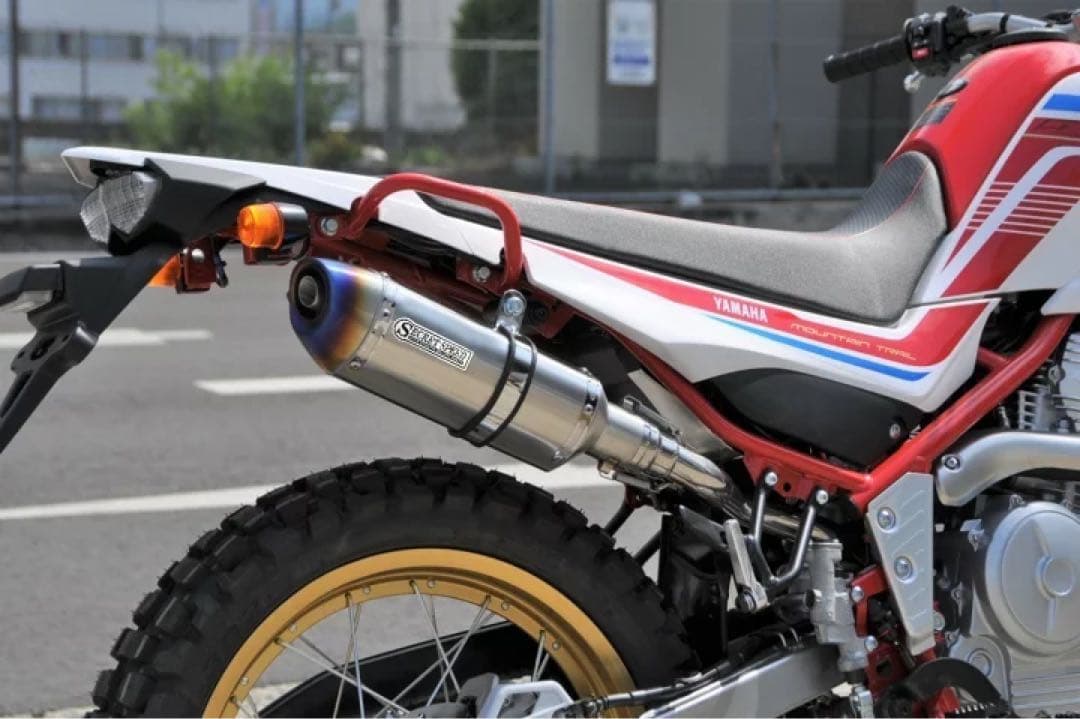 新品　ヤマハ スリップオンマフラー異形サイレンサーブルーセロー250