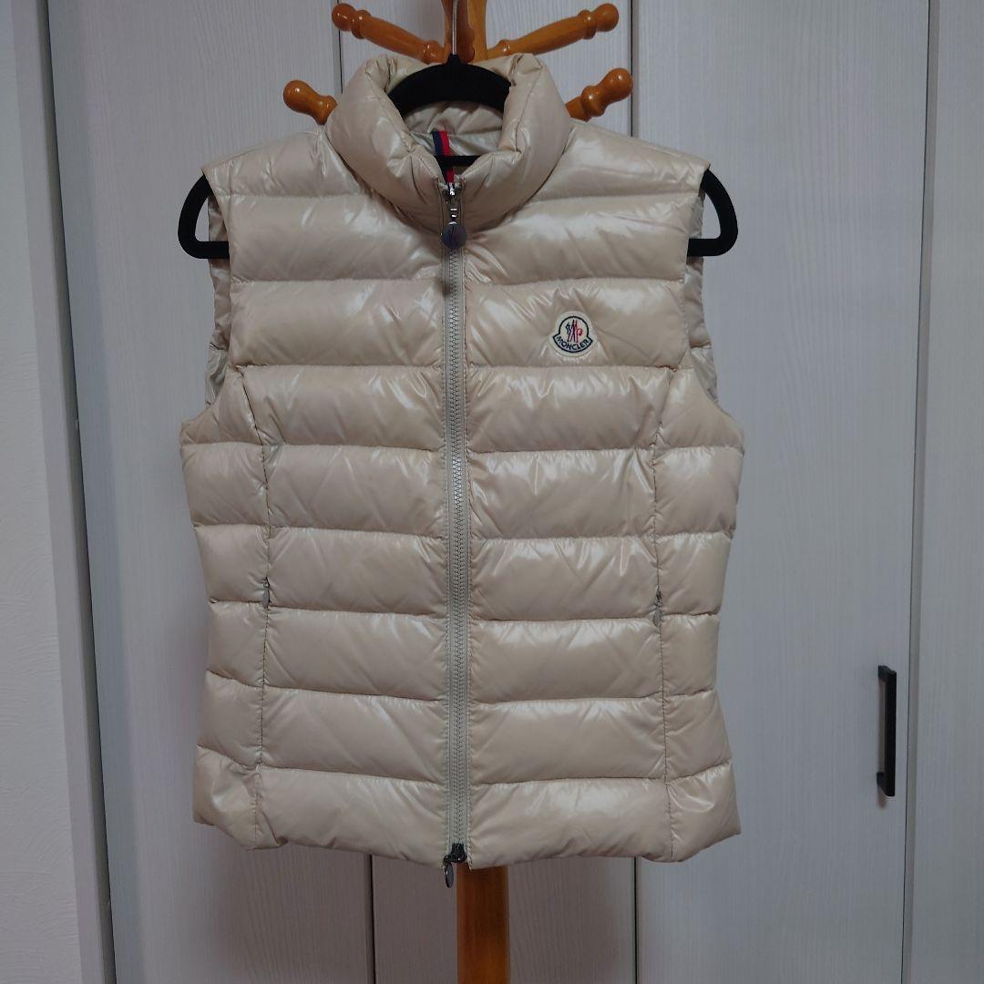 ももちゃん　お値下げしました　モンクレール　ダウンベスト
