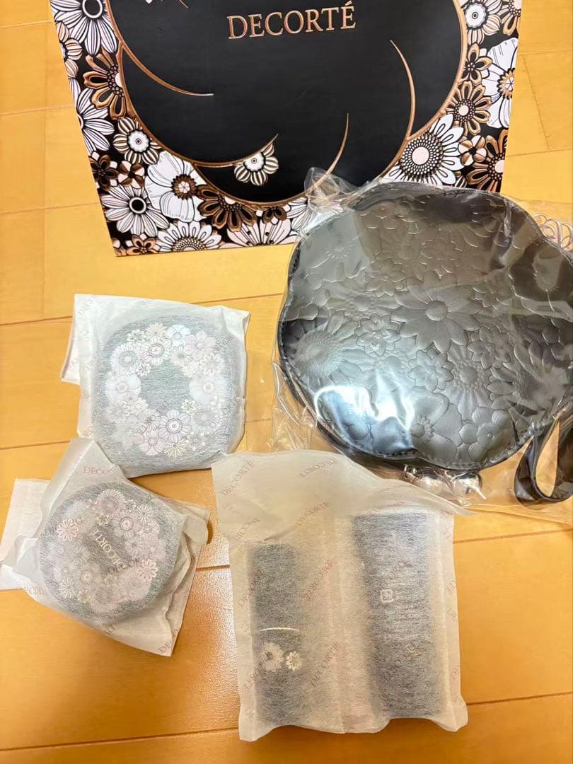 コスメデコルテ クリスマスコフレ2025 エターナル ブルームコレクション