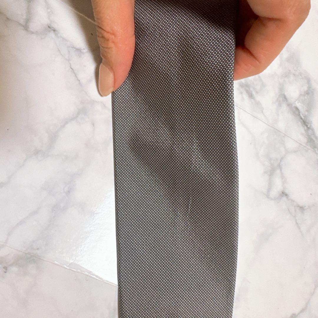 PRADA グレー シルバー　光沢　ネクタイ　大剣幅6.7cm