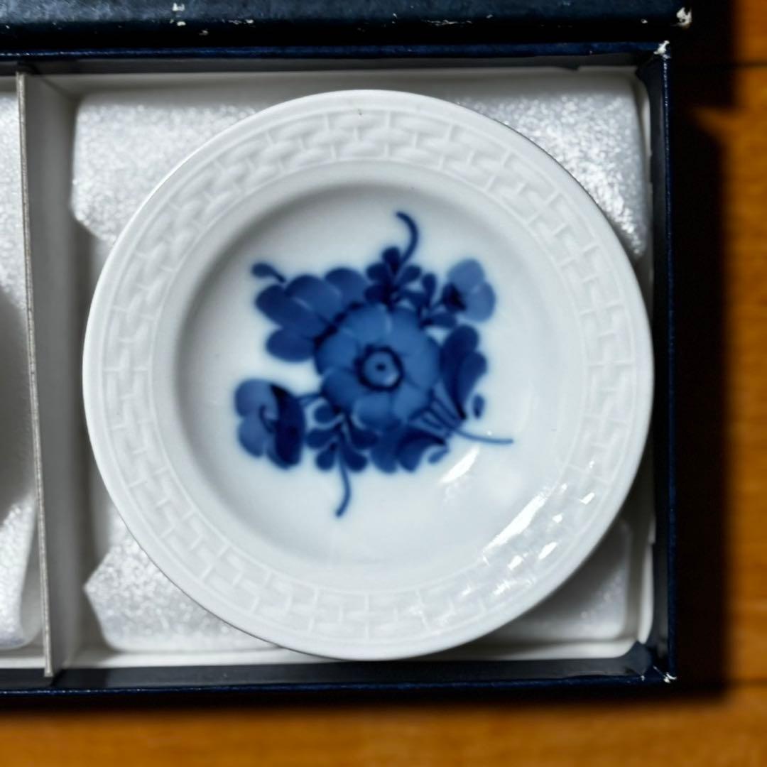 未使用 ロイヤルコペンハーゲン ハーフレース プレイン ブルーフラワー 豆皿