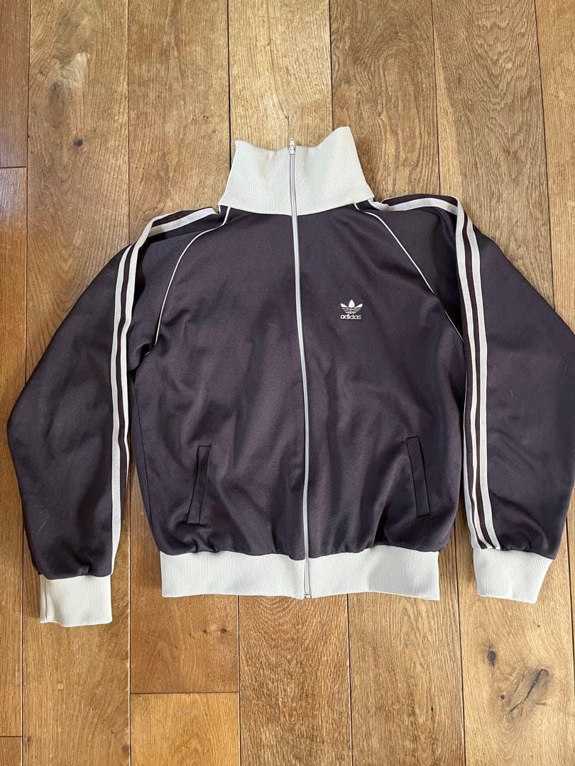 adidas ダークブラウン ジップアップジャージ