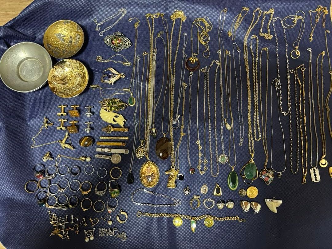 ら*そ様 遺品整理品　ビンテージアクセサリー類