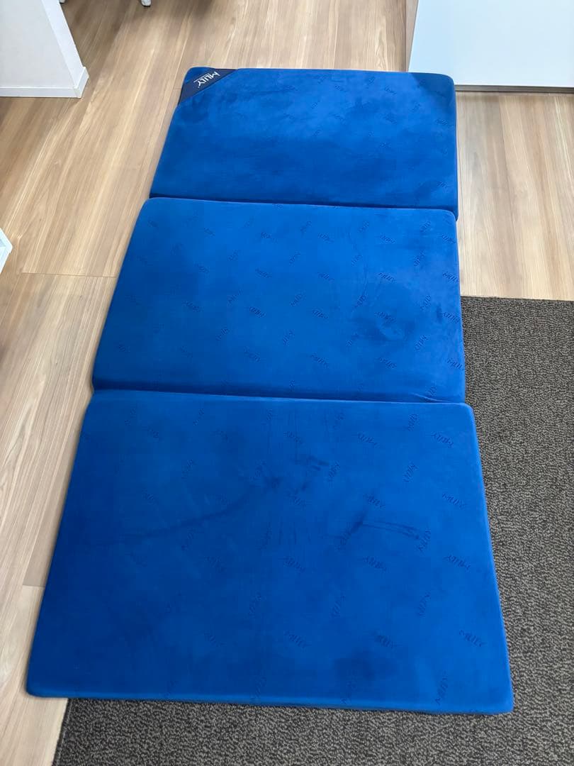 ★テレビ放映★大人気　MLILY 優反発マットレス 三つ折り 8cm