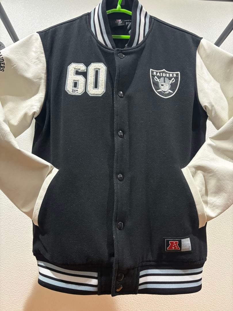RAIDERS スタジャン ブラック/ホワイト