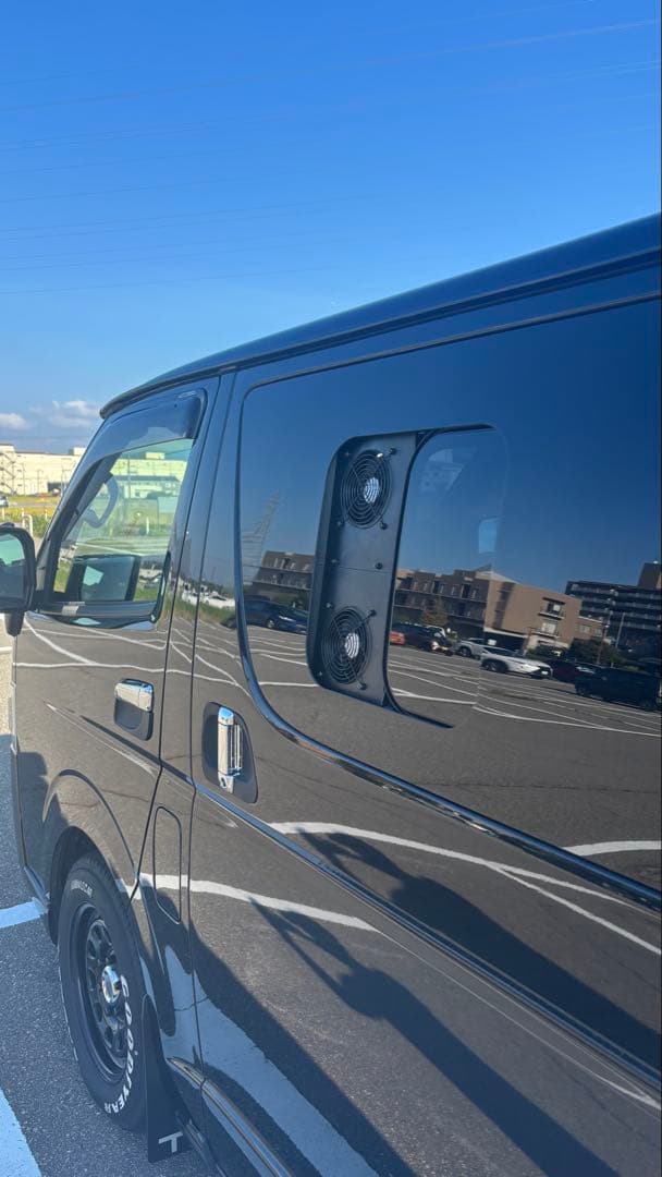 ハイエース 換気扇 ４型 〜 USBファン 付 パネル 小窓 ABS製 車中泊