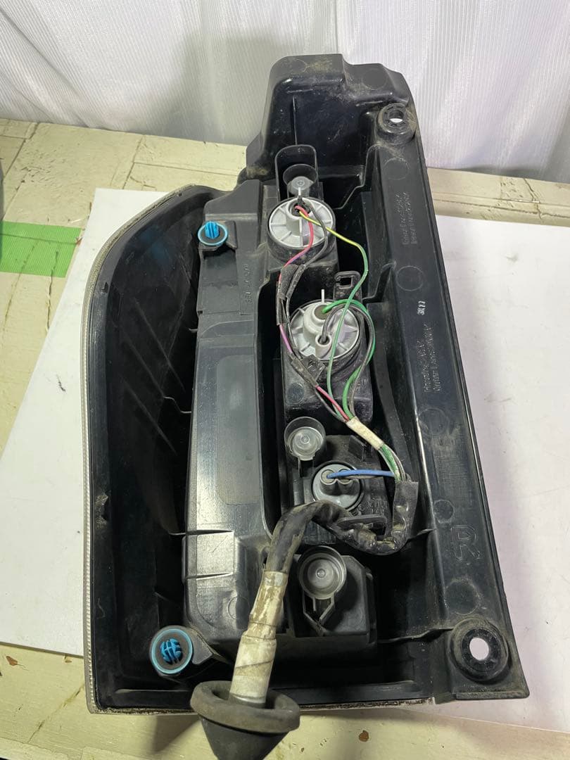 LA600S タントカスタム　前期　テールライト　右側