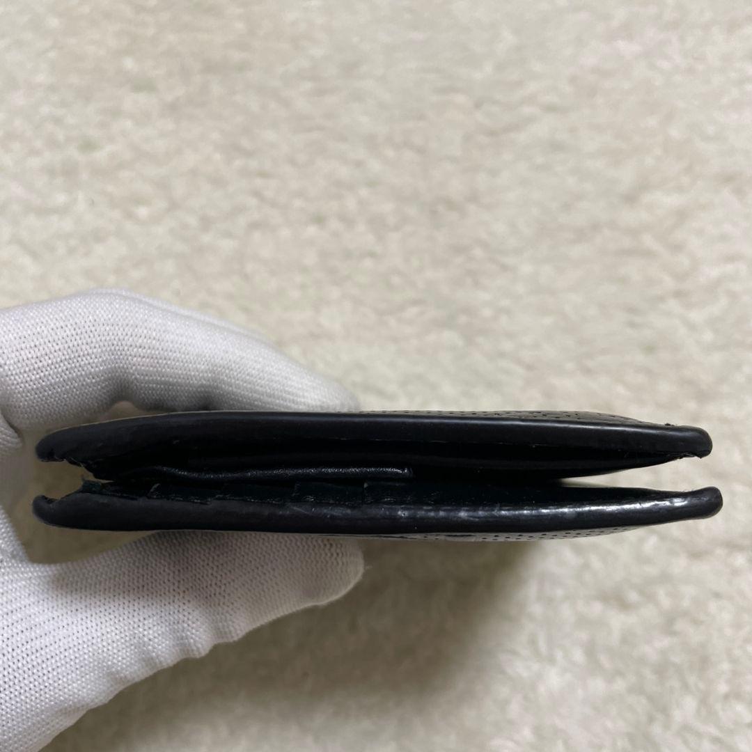 GUCCI　グッチ　折り財布　エンボス　ブラック　美品‼️