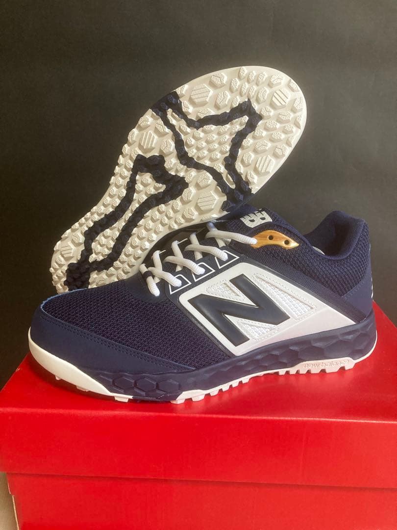 ニューバランス絶版品トレーニングシューズ27cm 2E新品未使用品