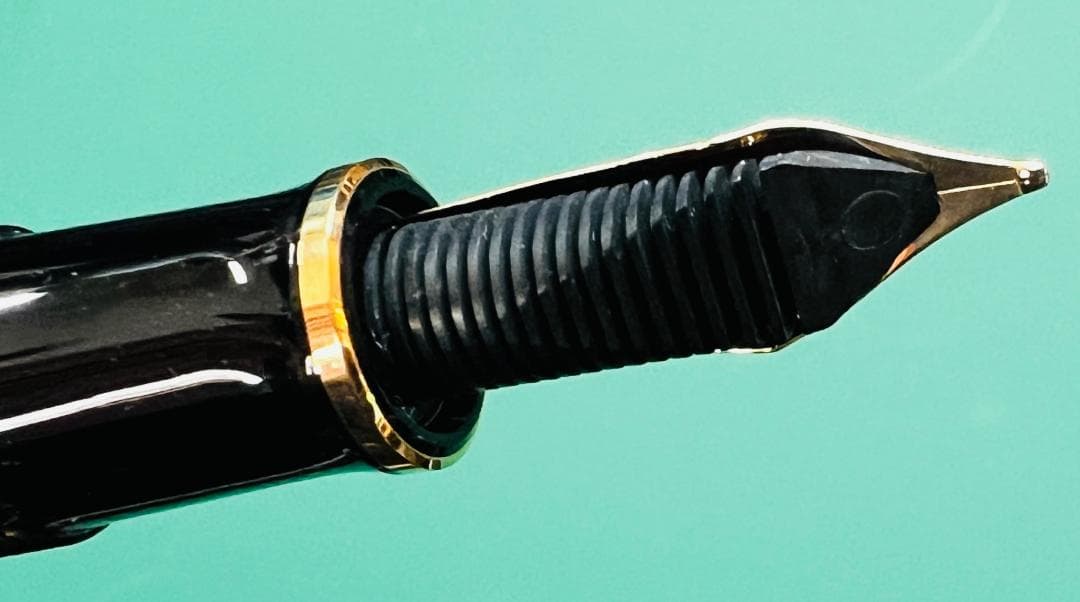 【値下げ中】ペリカン 万年筆 M800 18K M専用ケース付き 美品