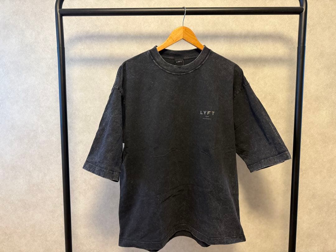 LYFT ワンポイントロゴ ビンテージエクストラビッグTシャツ ブラック