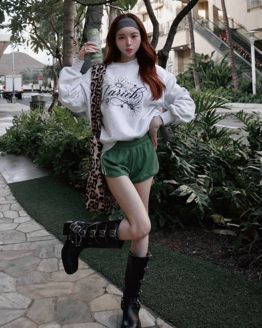 ダーリッチ ガーベラモチーフプルオーバー