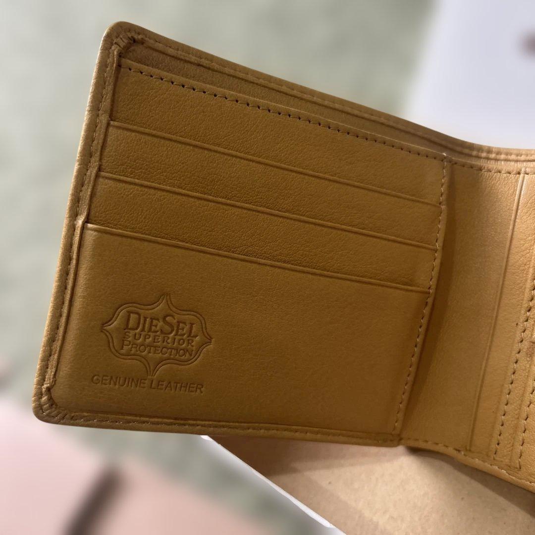 新品　DIESEL 二つ折り財布