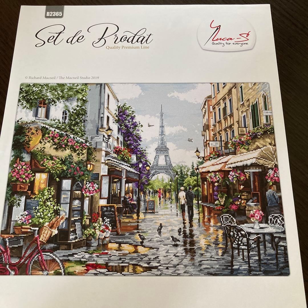 クロスステッチ完成品　パリの街並み