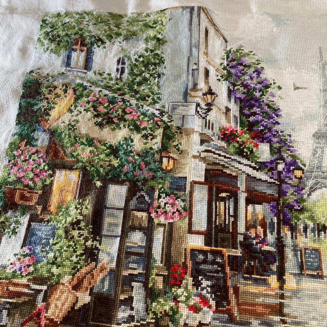 クロスステッチ完成品　パリの街並み