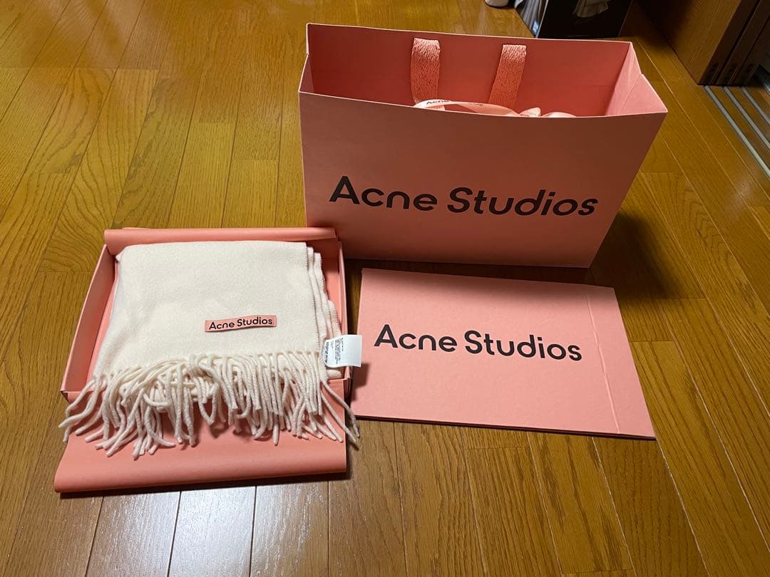 Acne Studios フリンジマフラー クリーム色