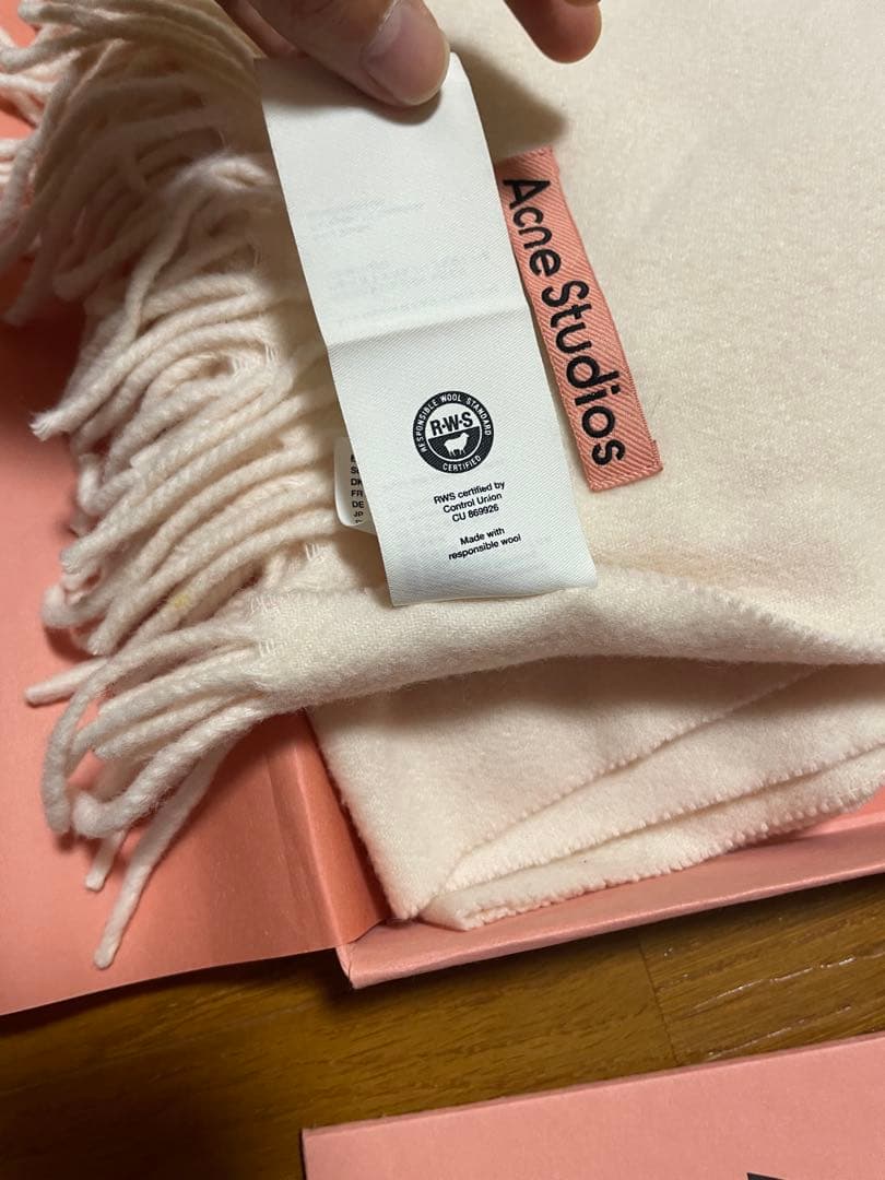 Acne Studios フリンジマフラー クリーム色