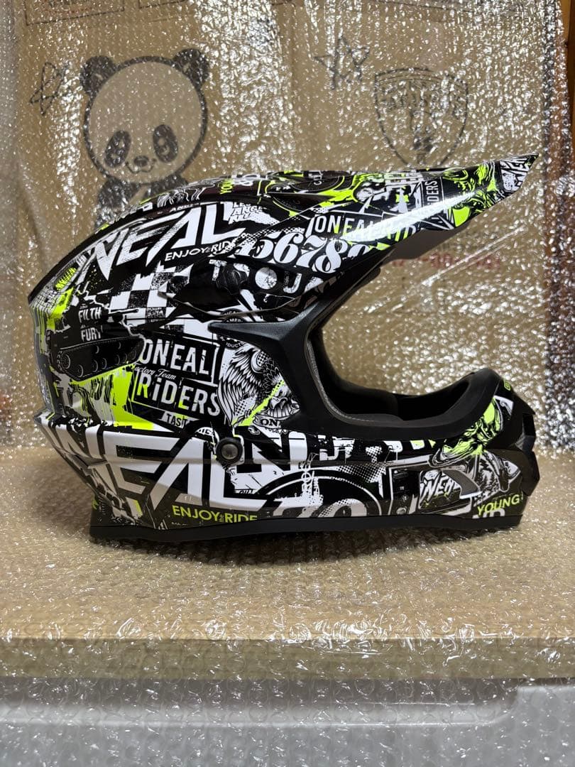 【特価早い者勝ち】O'NEALオニール バイクヘルメット 3シリーズ Lサイズ