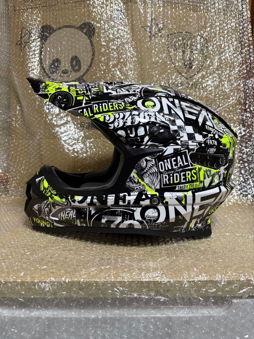 【特価早い者勝ち】O'NEALオニール バイクヘルメット 3シリーズ Lサイズ