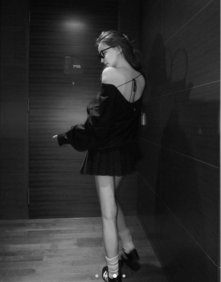 THE TOE Opern Off-shoulder Sweat ブラックM