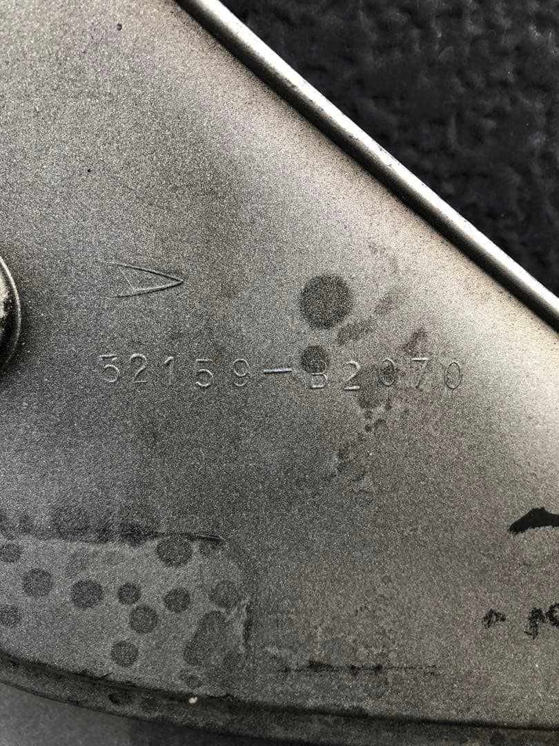 ダイハツ、タントL375S Rバンパー、塗装済シルバー色、美品　Ｓ２８