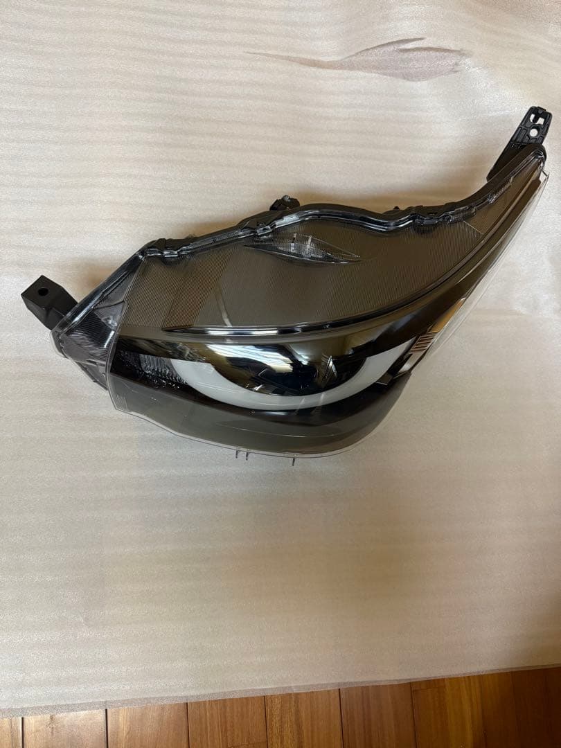 デリカミニ　LEDヘッドライト左