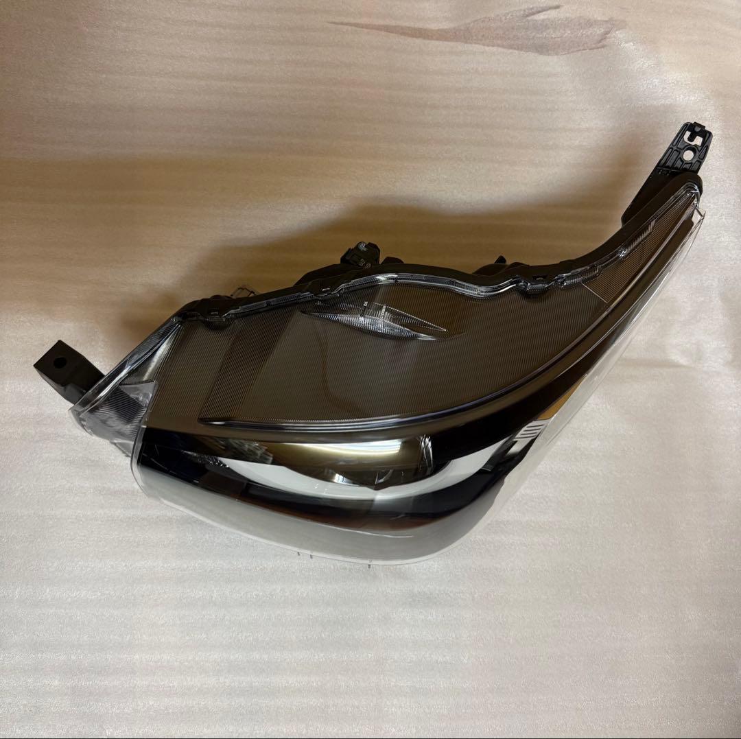 デリカミニ　LEDヘッドライト左