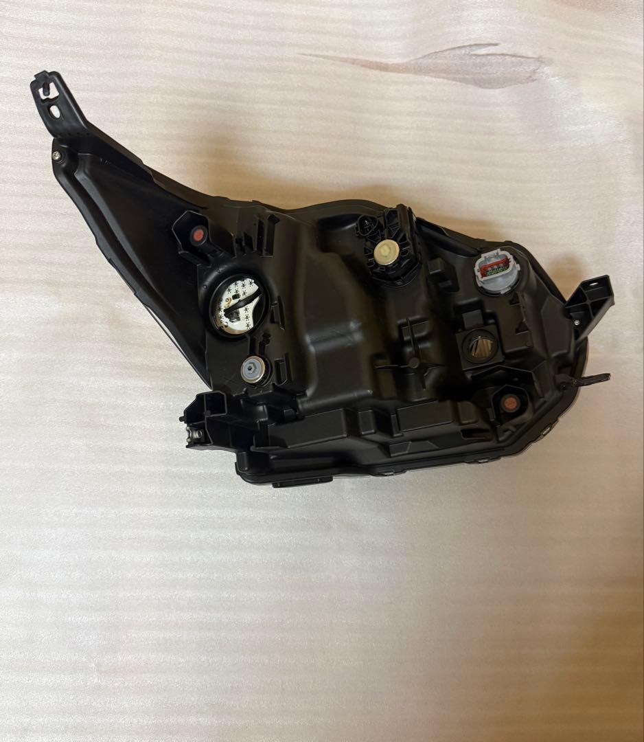 デリカミニ　LEDヘッドライト左