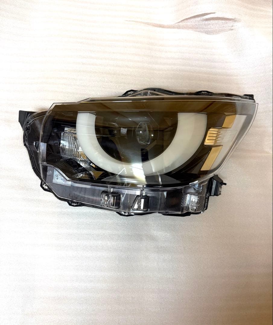 デリカミニ　LEDヘッドライト左