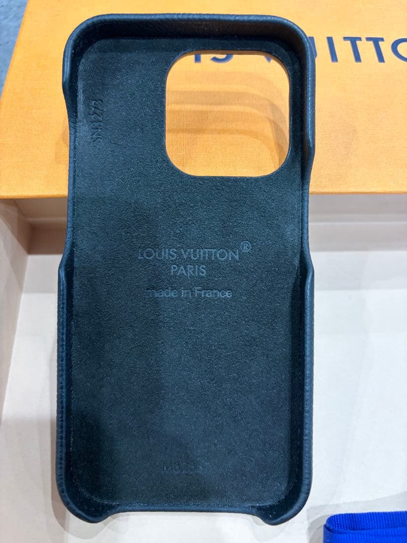 美品 Louis Vuitton iPhone15pro ケース
