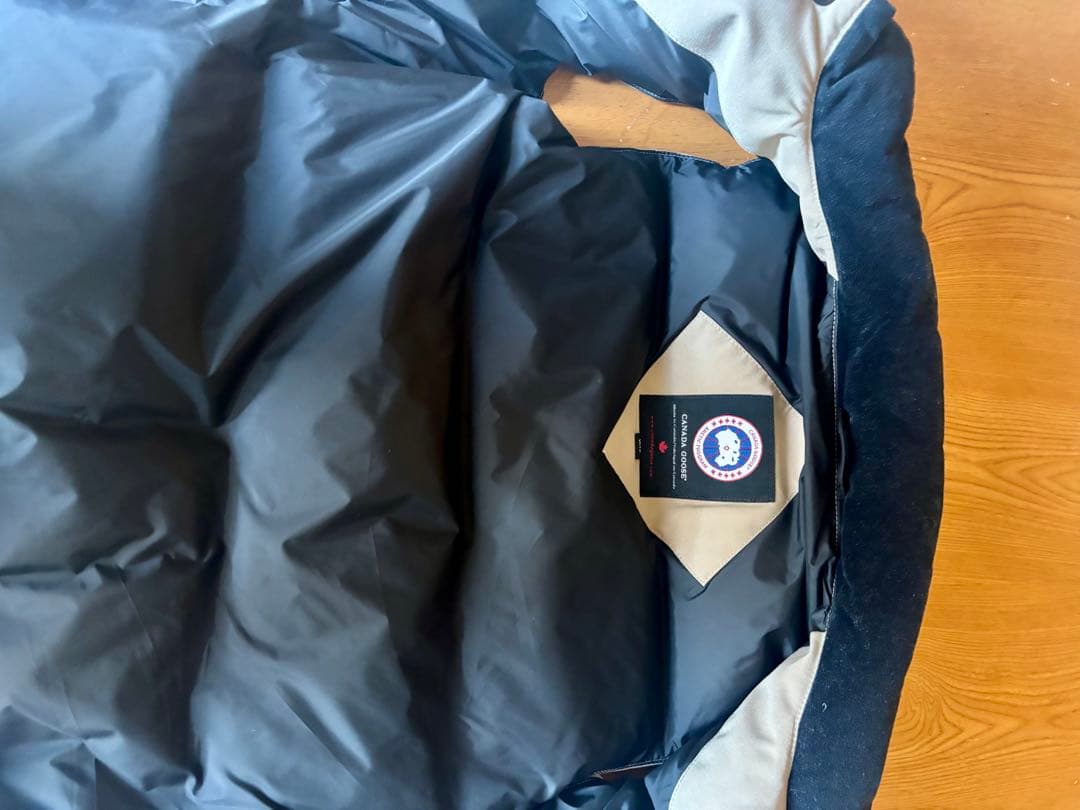 ★未使用に近い　  カナダグースダウンベスト