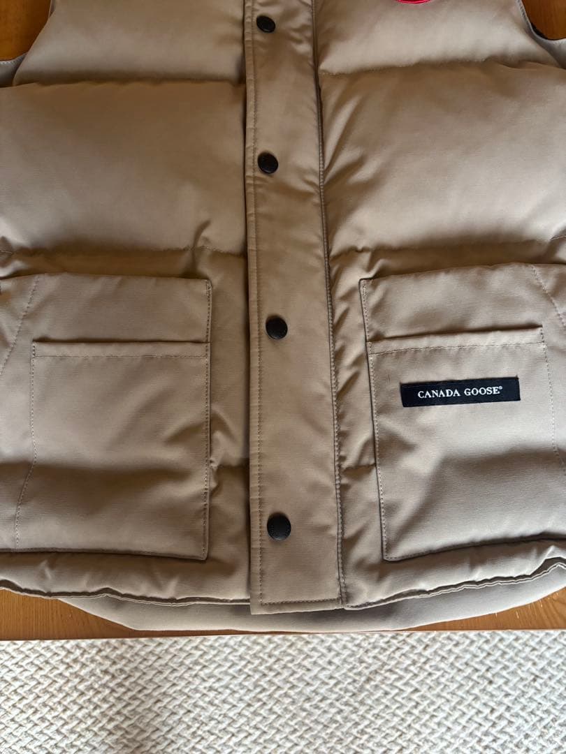 ★未使用に近い　  カナダグースダウンベスト