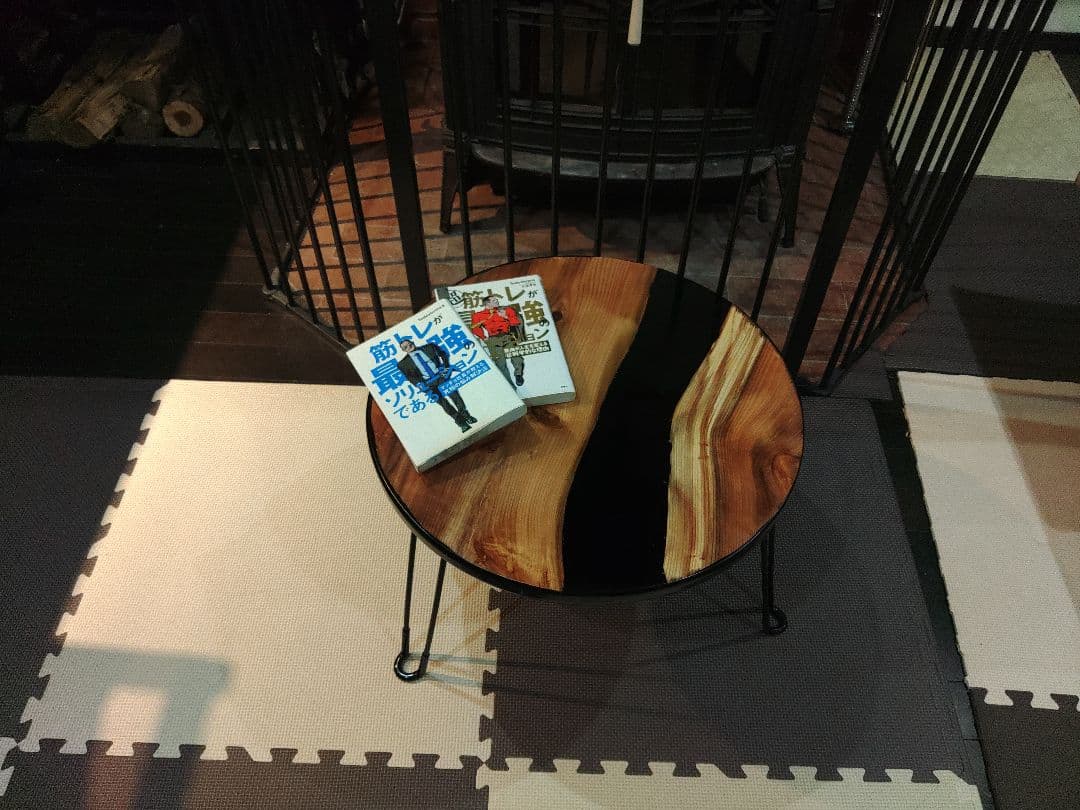 杉とブラックレジンの折り畳みローテーブル