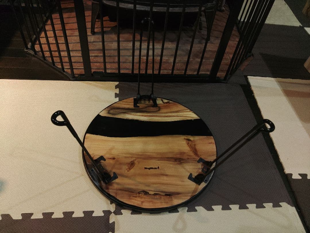 杉とブラックレジンの折り畳みローテーブル