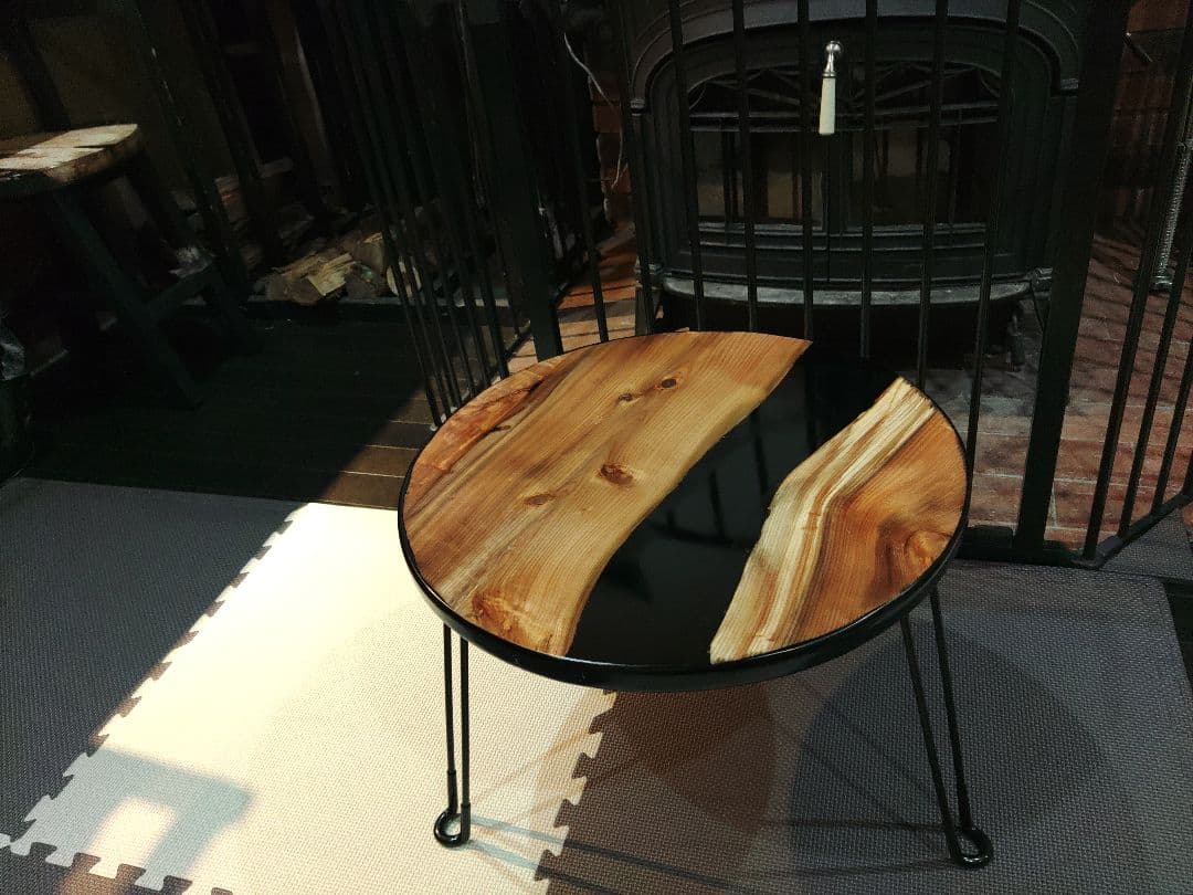 杉とブラックレジンの折り畳みローテーブル