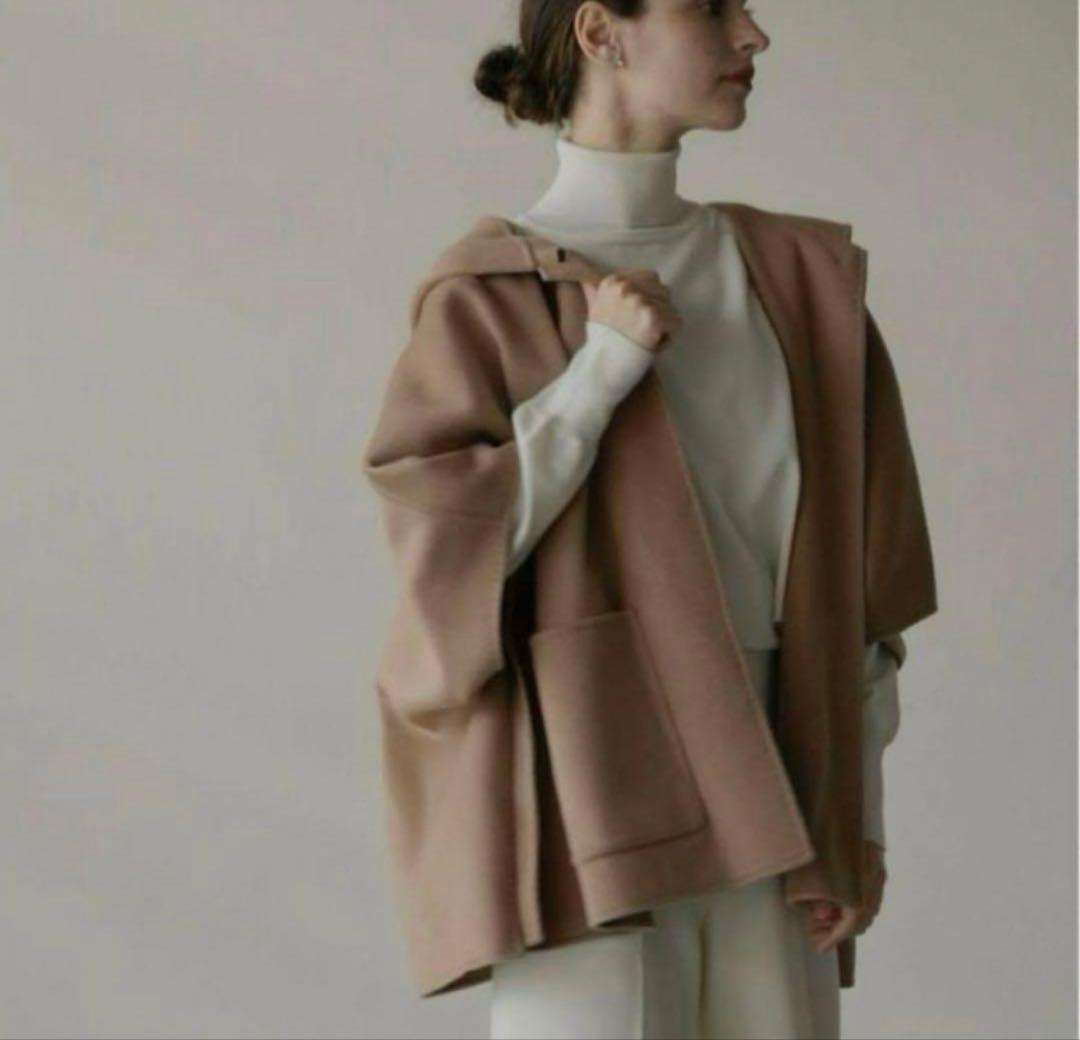 OHGA リバーポンチョ　ベージュ