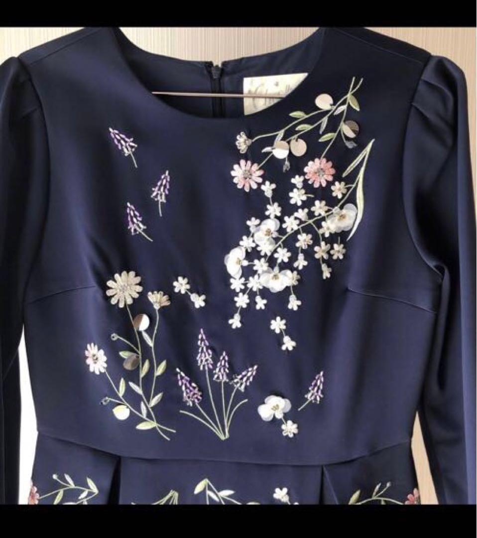 Chesty フラワーエンブロイダリーサテンワンピース 刺繍 ネイビー 清楚上品