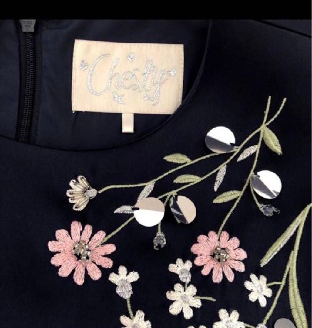 Chesty フラワーエンブロイダリーサテンワンピース 刺繍 ネイビー 清楚上品