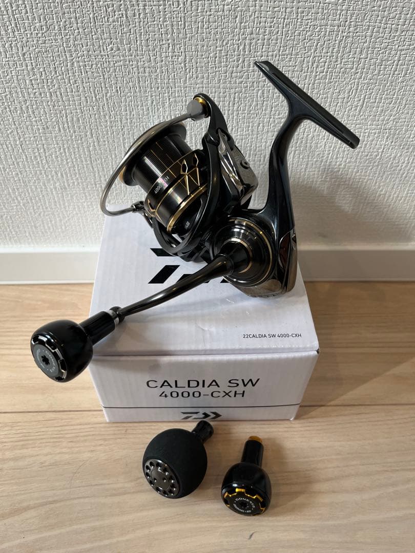 新品同様　ダイワ スピニングリール 22カルディア SW 4000-CXH