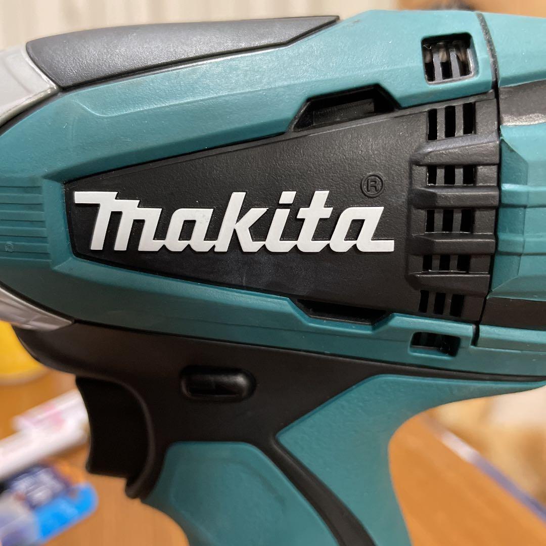 本体とバッテリーのみ