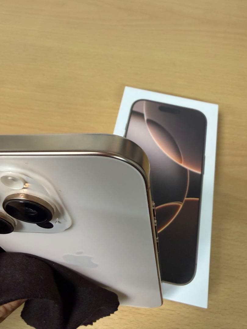 iPhone 16 Pro 256GB デザートチタニウム　SIMフリー