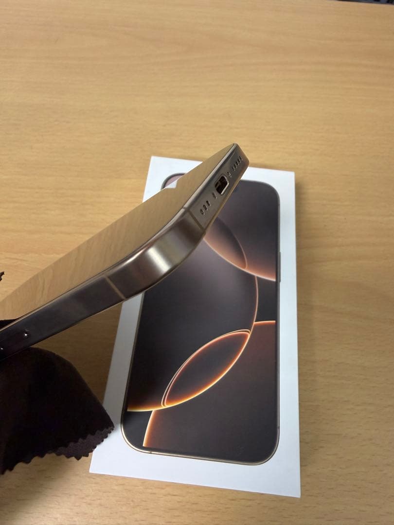 iPhone 16 Pro 256GB デザートチタニウム　SIMフリー